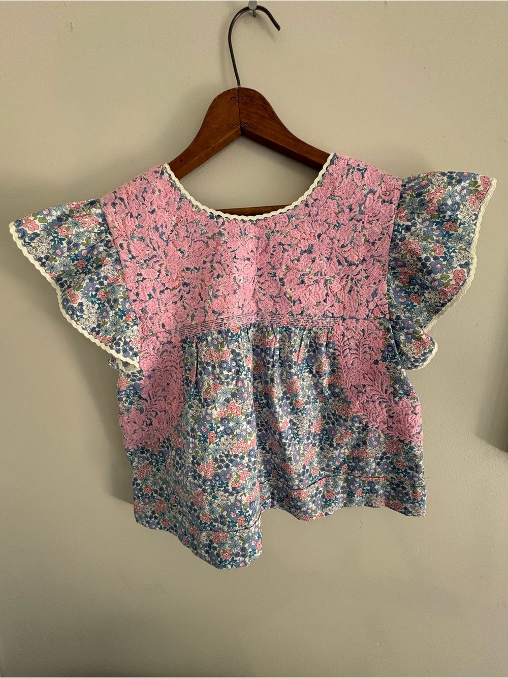 J. Marie Pink & Blue Floral Lace-Trim Flutter Sleeve Blouse - Picture 2 of 4